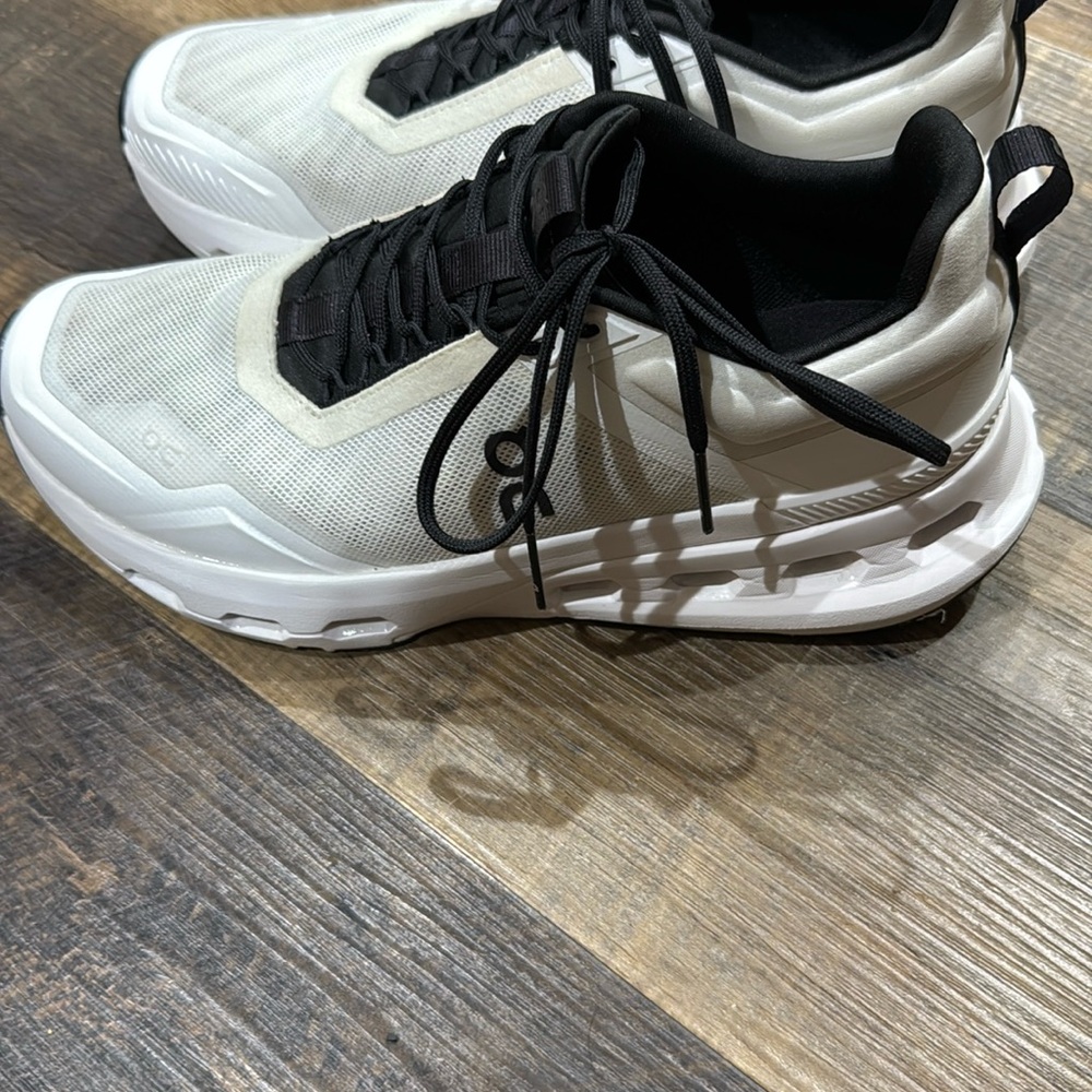 Women’s On CloudNova